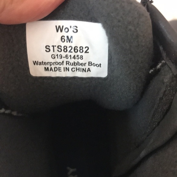 Sperry’s Waterproof Rubber Boot - Picture 5 of 11